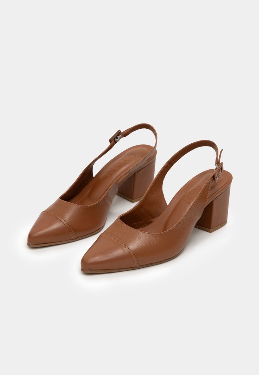 Scarpin Slingback Couro Carmel Salto Bloco