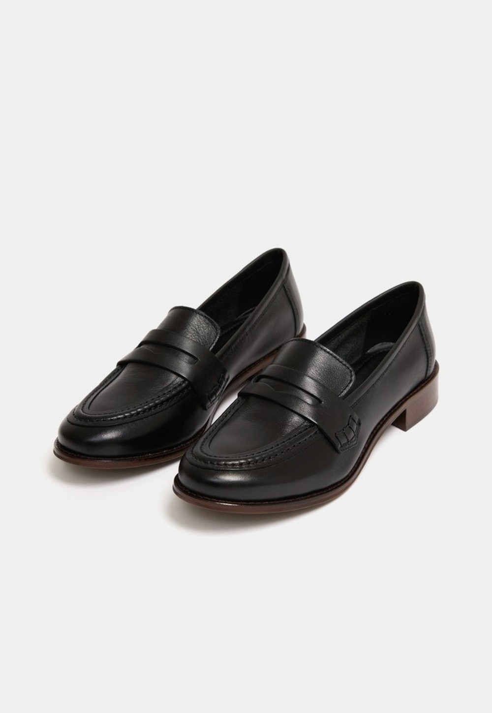 Moca Loafer Essential Couro Preto