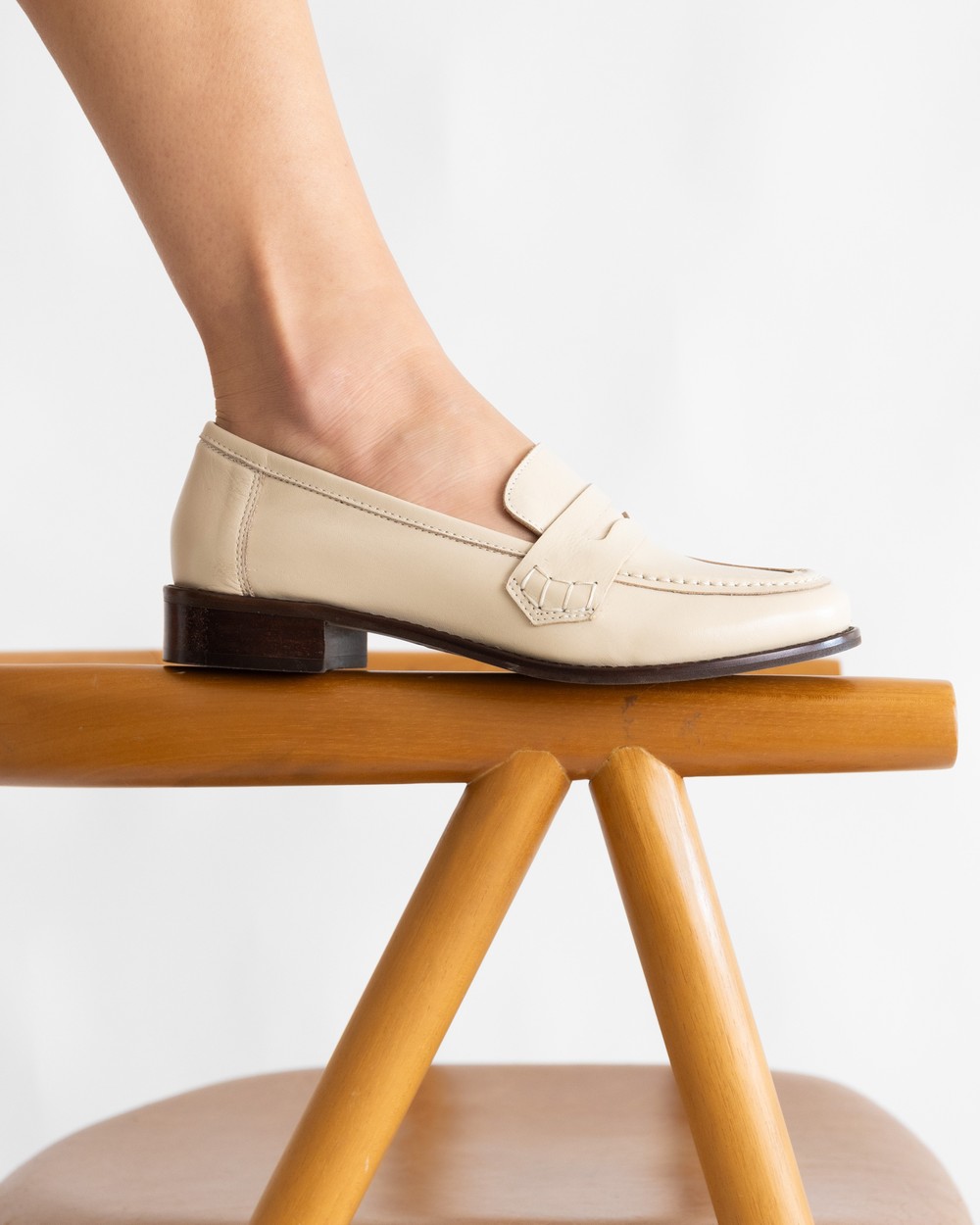 Moca Loafer Essential Couro Off White