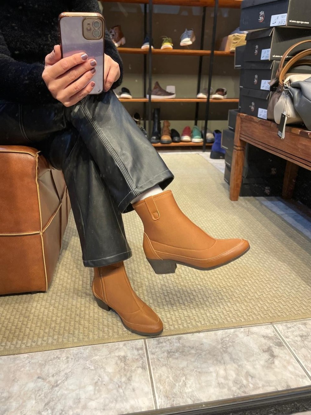 Bota em neoprene camel