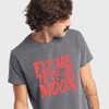 Camiseta Aragäna | Fly Me To The Moon Cinza Chumbo
