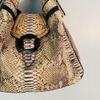 Bolsa Angela di Verbeno