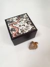 Broche Gucci morango