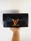 Clutch Louis Vuitton Neo Sobe
