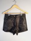 Shorts Suellen Ribeiro Couro