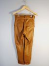 Calça em couro