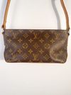 Bolsa Louis Vuitton Trotteur Monogramado
