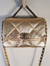 Bolsa Chanel 19 Flap