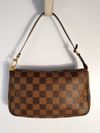 Bolsa Louis Vuitton Pochette Damier Ebene