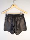 Shorts Zinnia couro