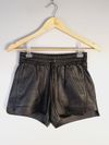 Shorts Zinnia couro