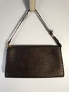 Bolsa Louis Vuitton Pochette Epi