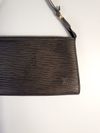 Bolsa Louis Vuitton Pochette Epi