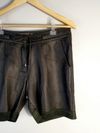 Shorts LMG couro