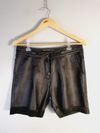 Shorts LMG couro