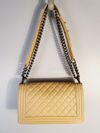 Bolsa Chanel Boy média