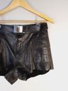 Shorts NK couro