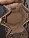 Bolsa Gucci Marmont Bucket Capuccino
