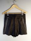 Shorts NK couro
