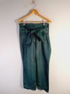 Calça Carol Bassi couro