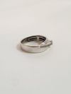 Anel Pisom ouro branco 18K