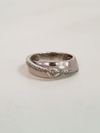 Anel Pisom ouro branco 18K