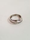 Anel Pisom ouro branco 18K