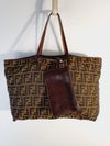 Bolsa Fendi Zucca Tote média