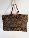Bolsa Fendi Zucca Tote média