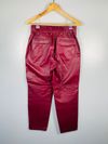 Calça em couro