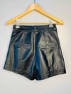 Shorts Nati Vozza Joana couro
