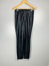 Calça em couro