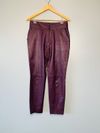 Calça em couro