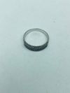 Anel em ouro branco e diamantes negros