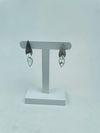 Brinco Antonio Bernando ouro branco 18K