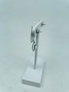 Brinco Antonio Bernando ouro branco 18K