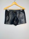 Short Saia Clé couro
