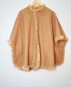 Poncho com detalhe em pele