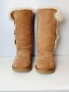 Bota UGG Bailey Button Triplet