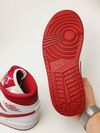 Tênis Nike Air Jordan 1 Mid Reverse Chicago