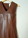Vestido Madre Reina couro