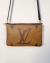 Bolsa Louis Vuitton Monogram Giant Reverse Pochette 