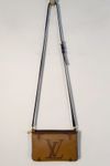 Bolsa Louis Vuitton Monogram Giant Reverse Pochette 