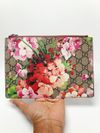 Necessaire Gucci GG Supreme Zip Pouch 