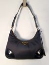 Bolsa Prada Re-Edition 2002 Re-Nylon 