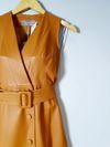 Vestido Juliana Sanmartin couro 