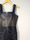 Vestido Juliana Sanmartin couro 