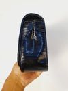 Clutch Louis Vuitton SoBe Epi Verniz 