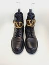 Coturno Valentino VLogo Signature 