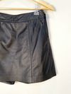 Short Saia Madre Reina couro 